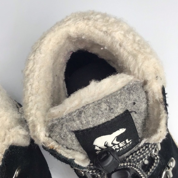 Sorel Out N About Conquest Boots in Black. - Picture 5 of 14